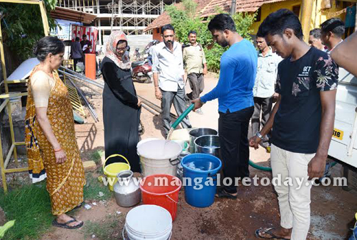 Bunder ward residents  complain of inadequate water supply 1